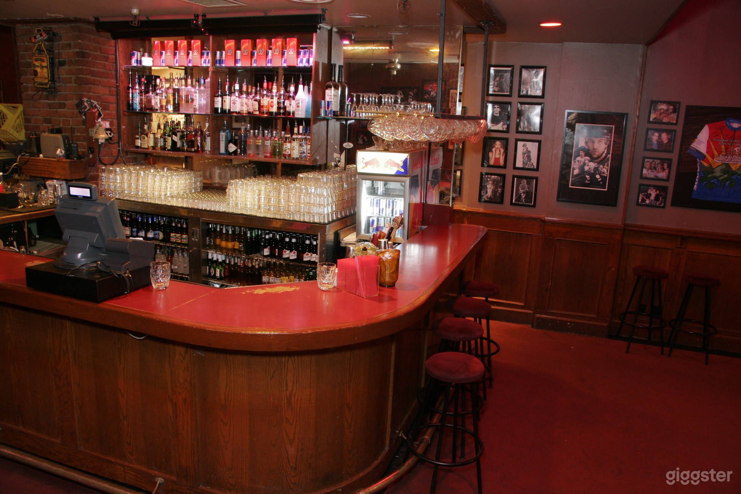 Night Club Cabaret,Rock-And-Roll Atmosphere Photo 4