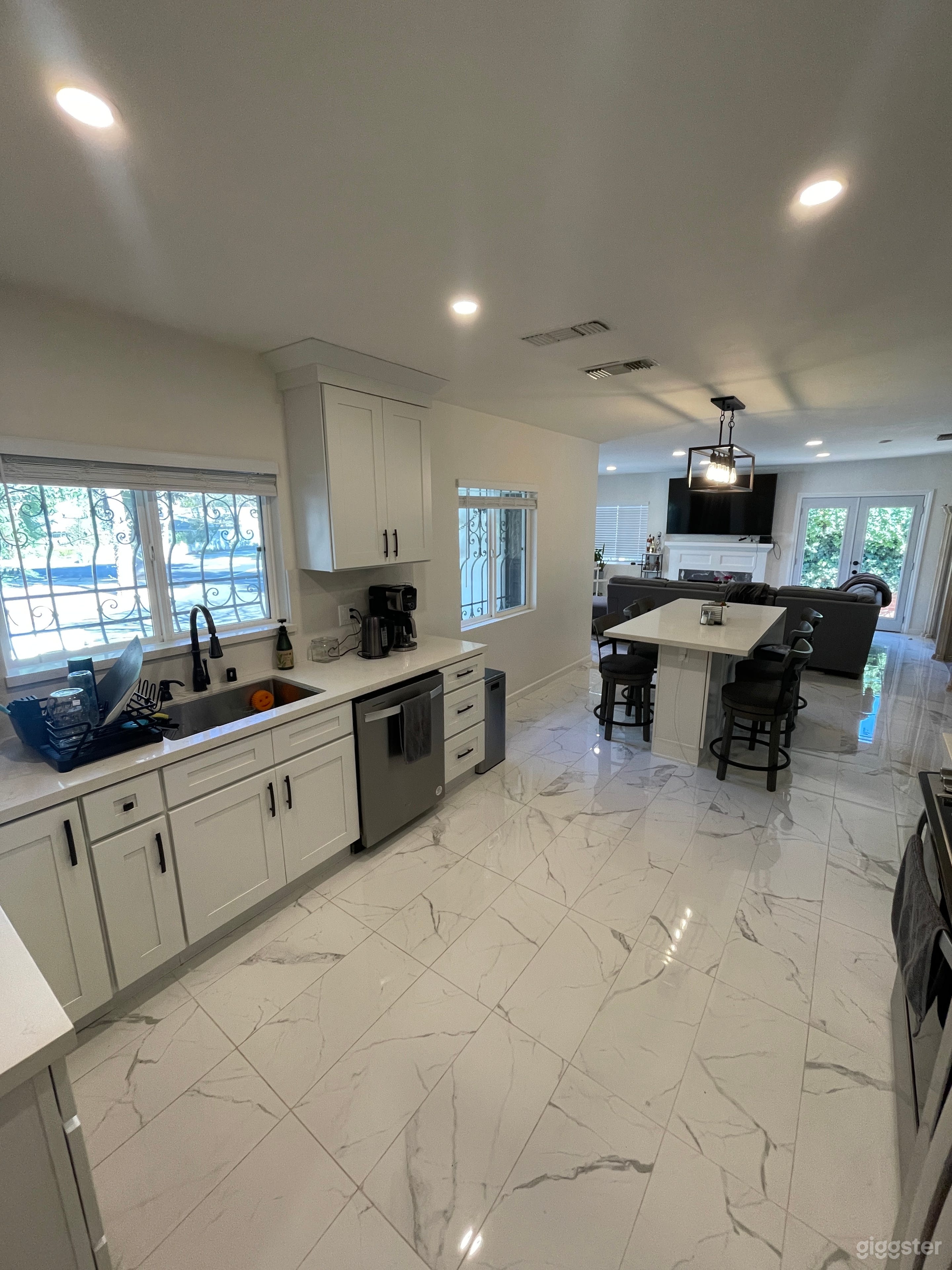 Kitchen and Island 