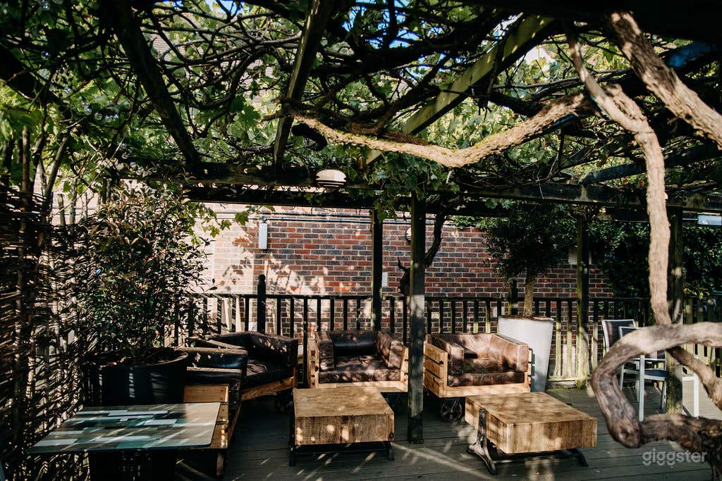 Elegant Rustic Coffee Roastery  Photo 3