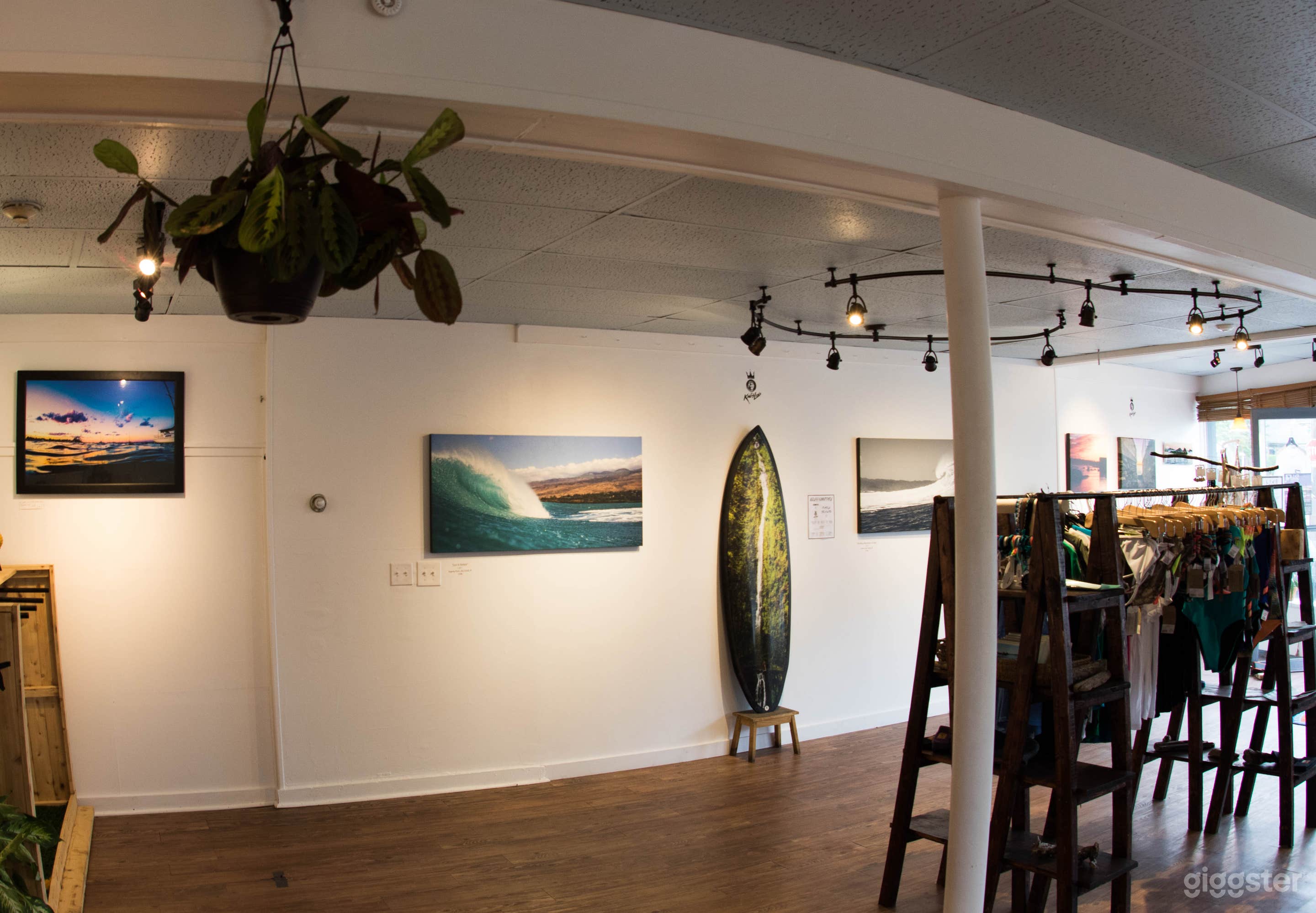Bright Art Gallery In Downtown Newport Photo 3