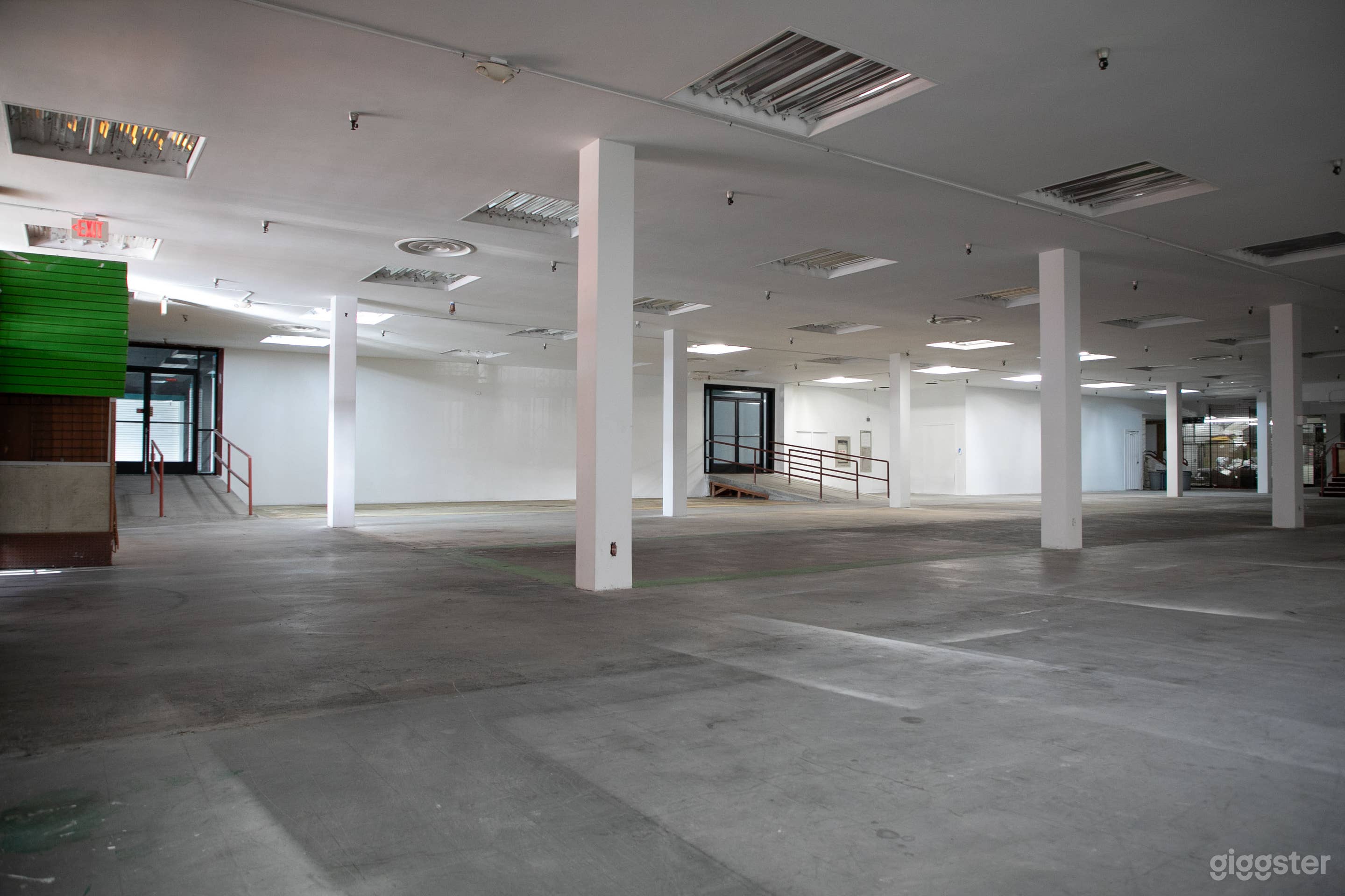 Industrial Multi Level Shopping Center Photo 1