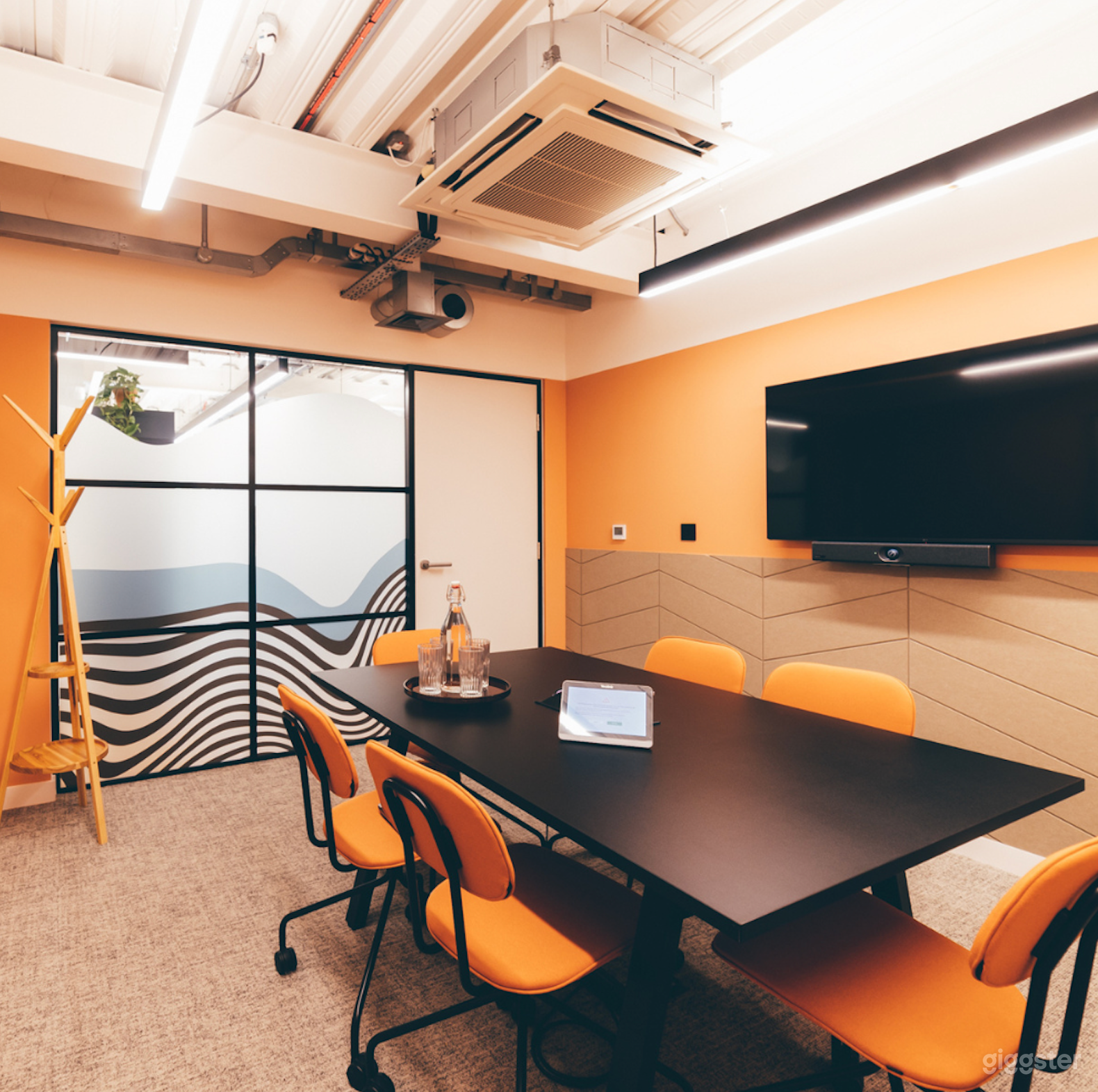 The Love Actually Room for 6 Persons Photo 1