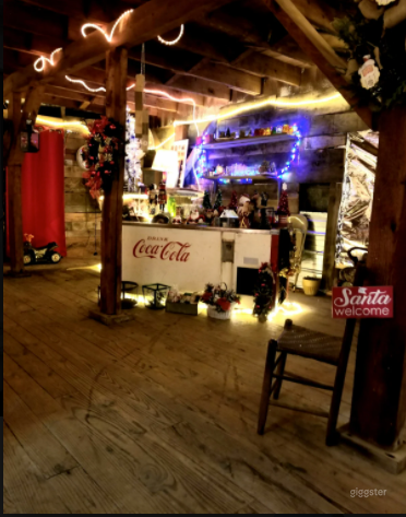 RUSTIC MAIN ST BARN Photo 4