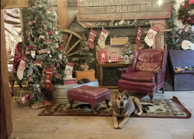 RUSTIC MAIN ST BARN Photo 3