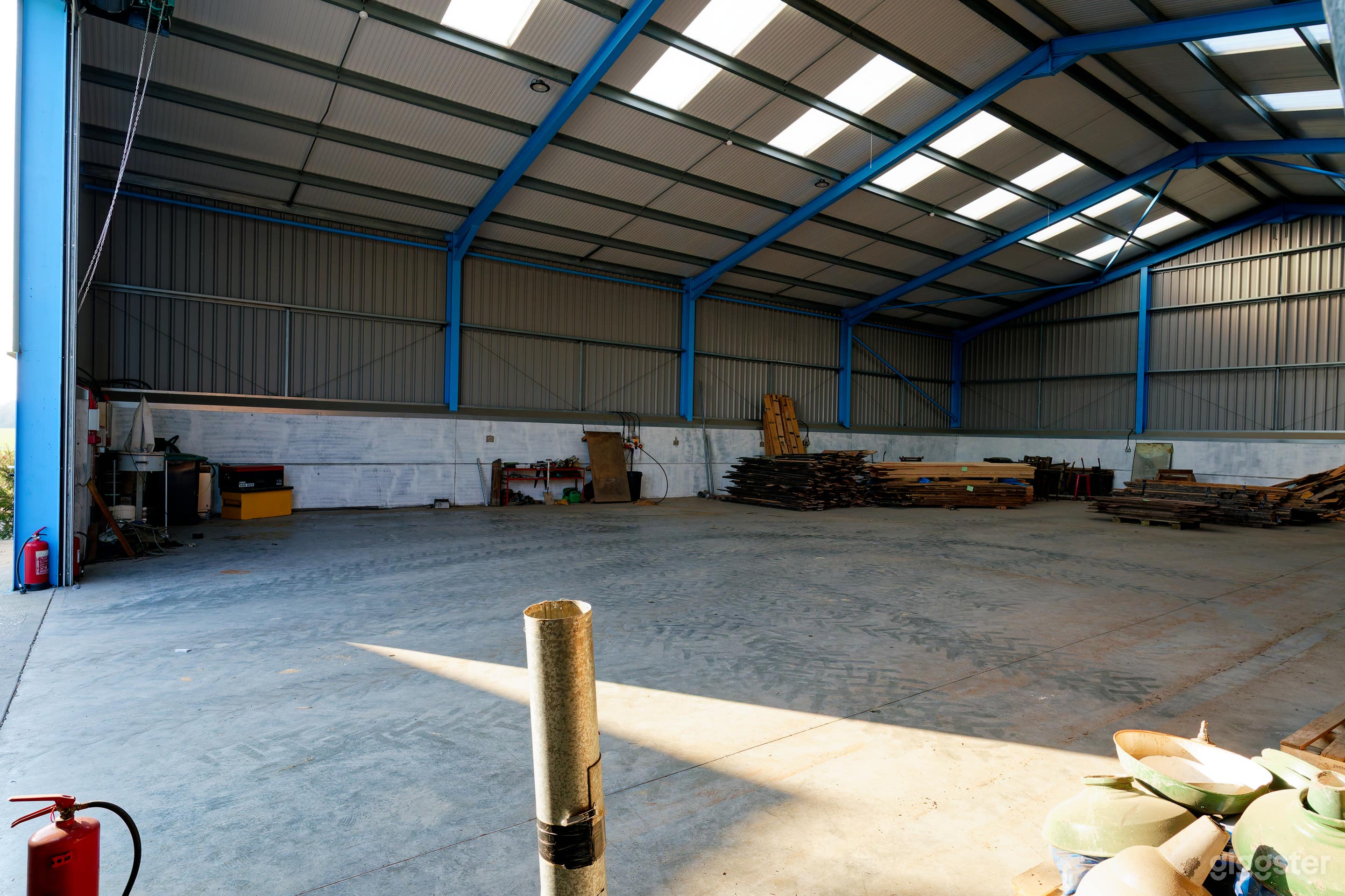 Versatile Timber Yard For Photo Shoots & Filming Photo 4