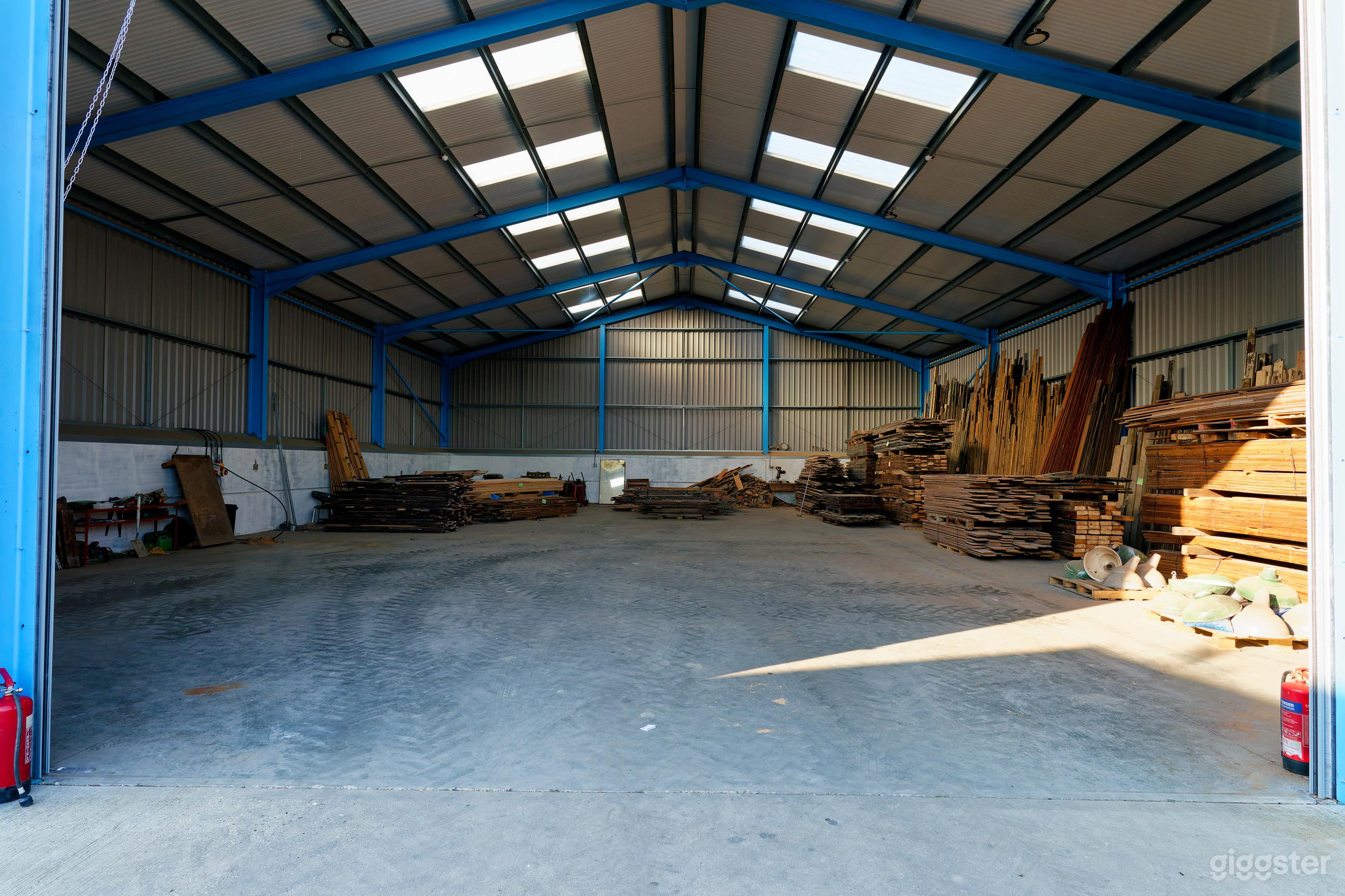 Versatile Timber Yard For Photo Shoots & Filming Photo 3