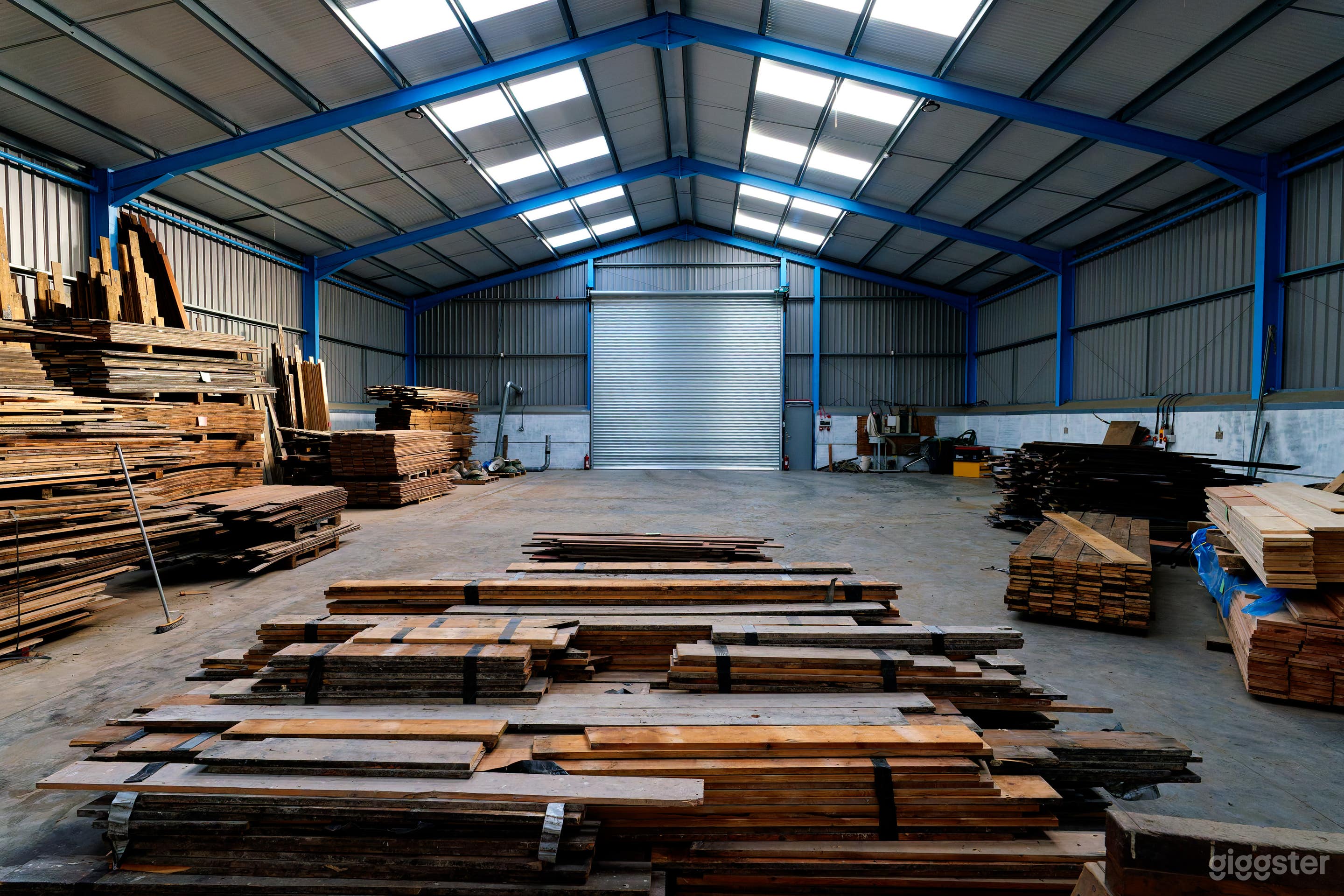 Versatile Timber Yard For Photo Shoots & Filming Photo 2