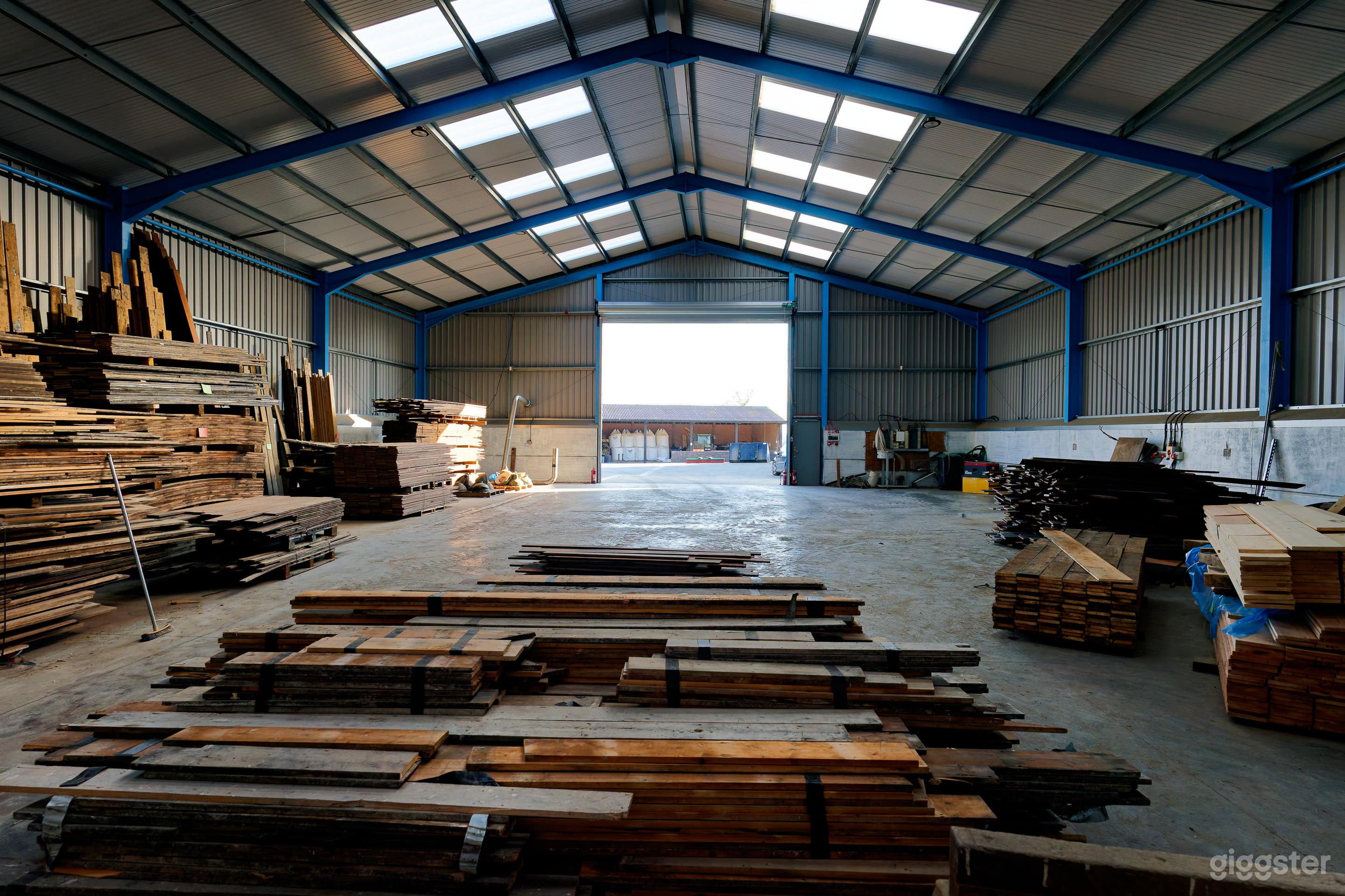 Versatile Timber Yard For Photo Shoots & Filming Photo 1