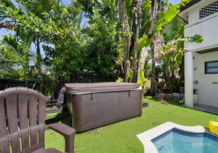  EXQUISITE WATERFRONT RETREAT: VILLA PERLA/POOL Photo 2