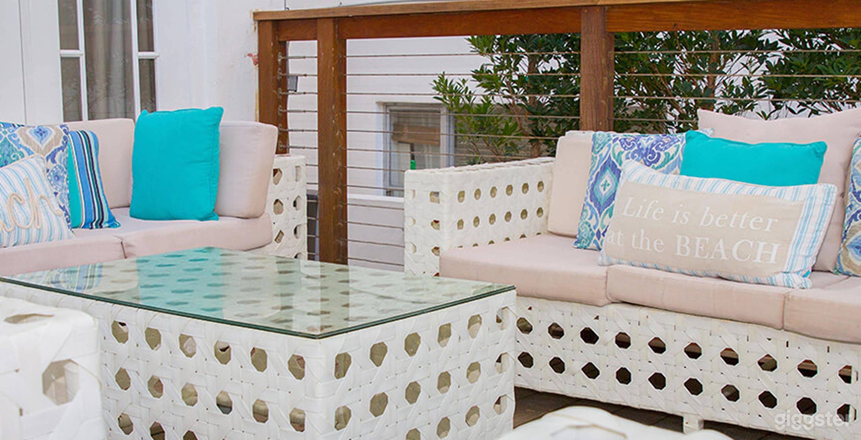 Sophisticated Outdoor Deck Photo 4