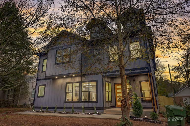  Beautiful Farmhouse Modern Home in Decatur 