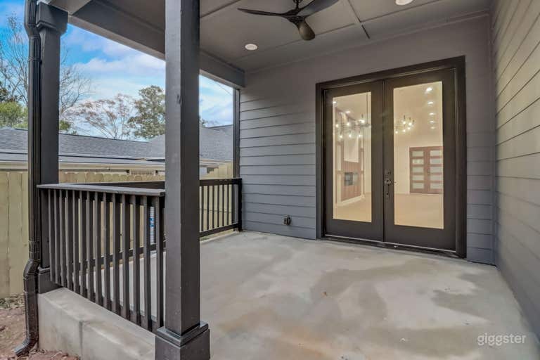  Beautiful Farmhouse Modern Home in Decatur 