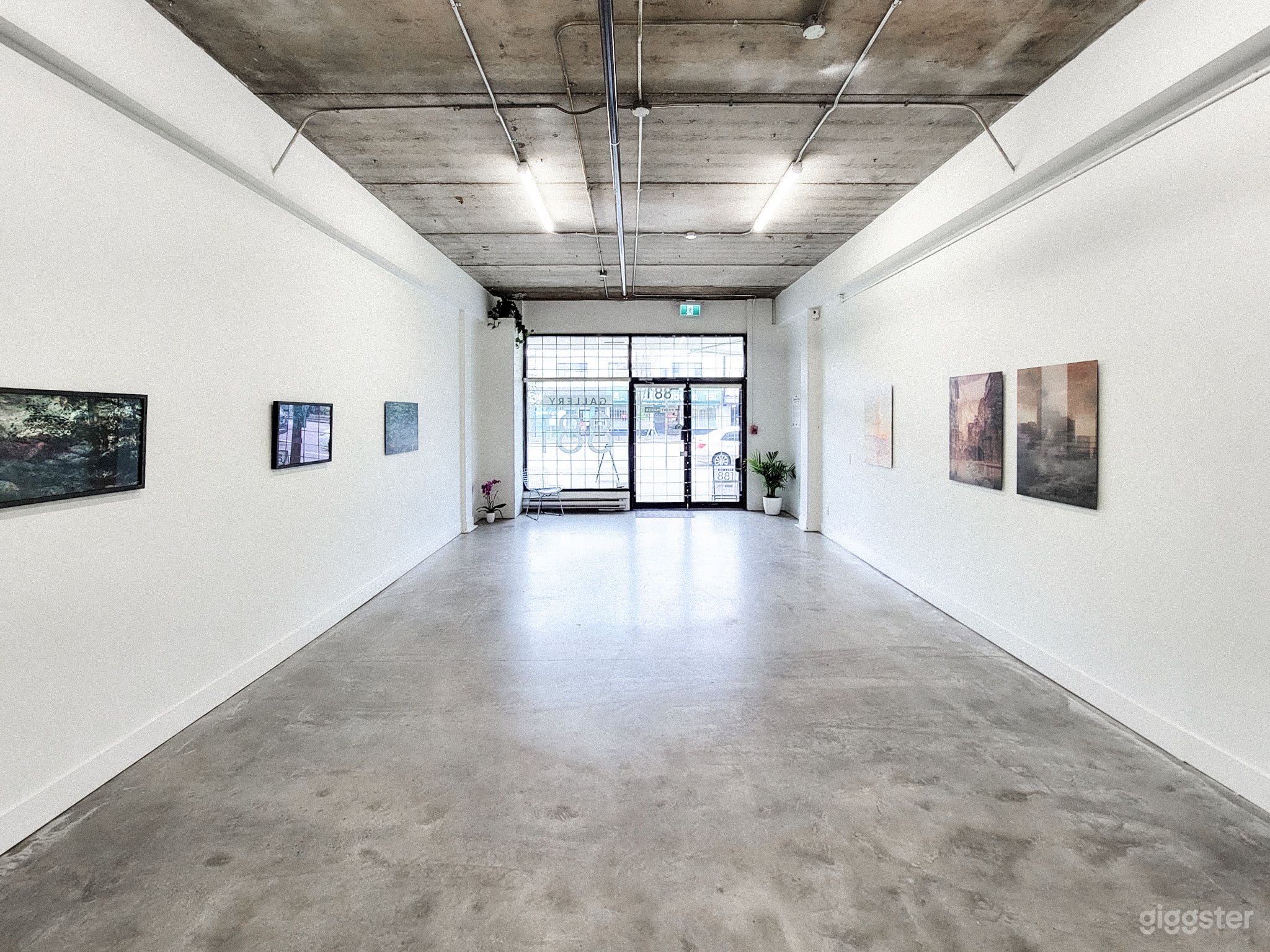 Primary space 750 sq feet