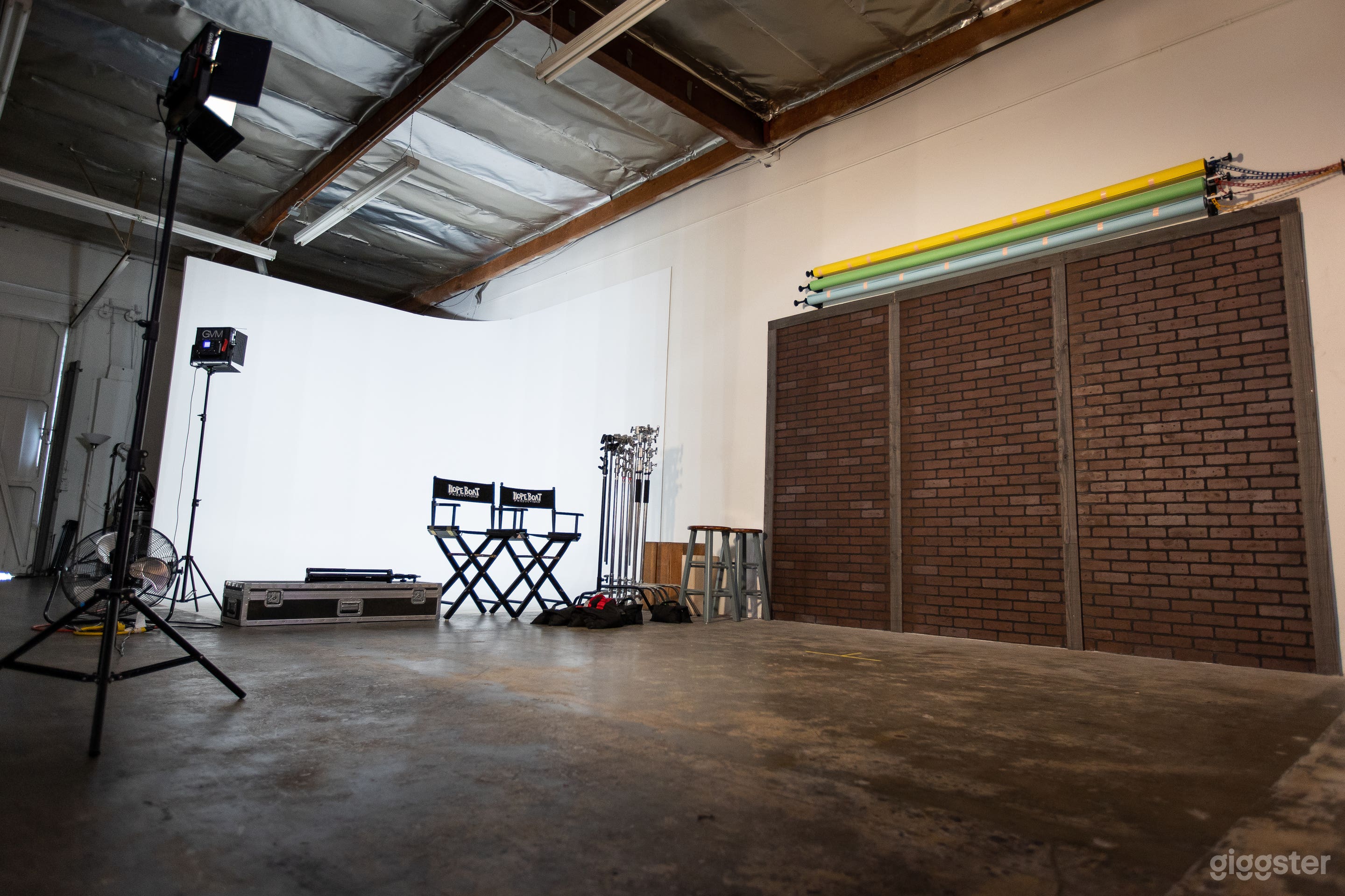 * Spacious 1700 sqft
* Available for you!