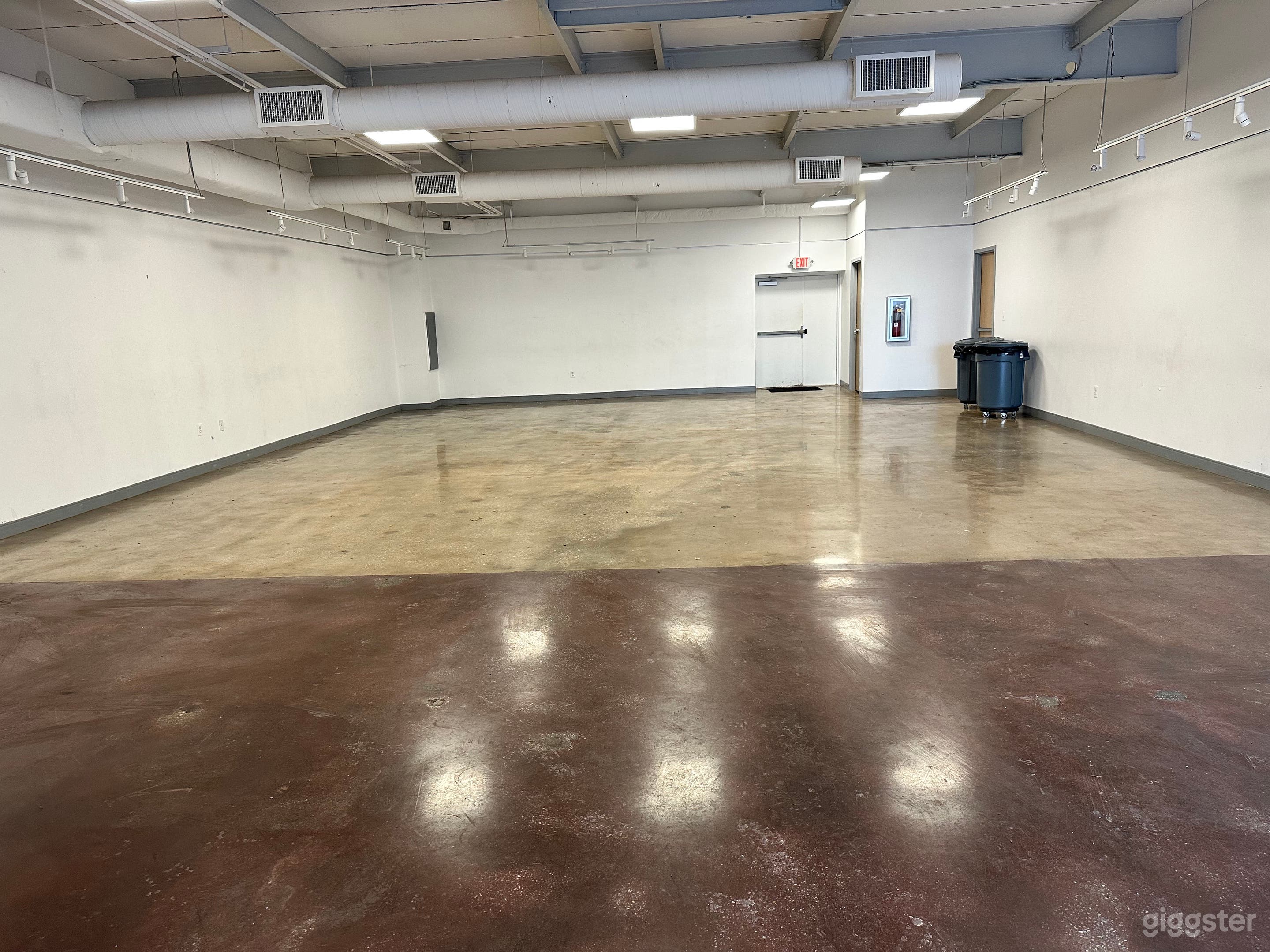 Large Event Space in East Baltimore Photo 2