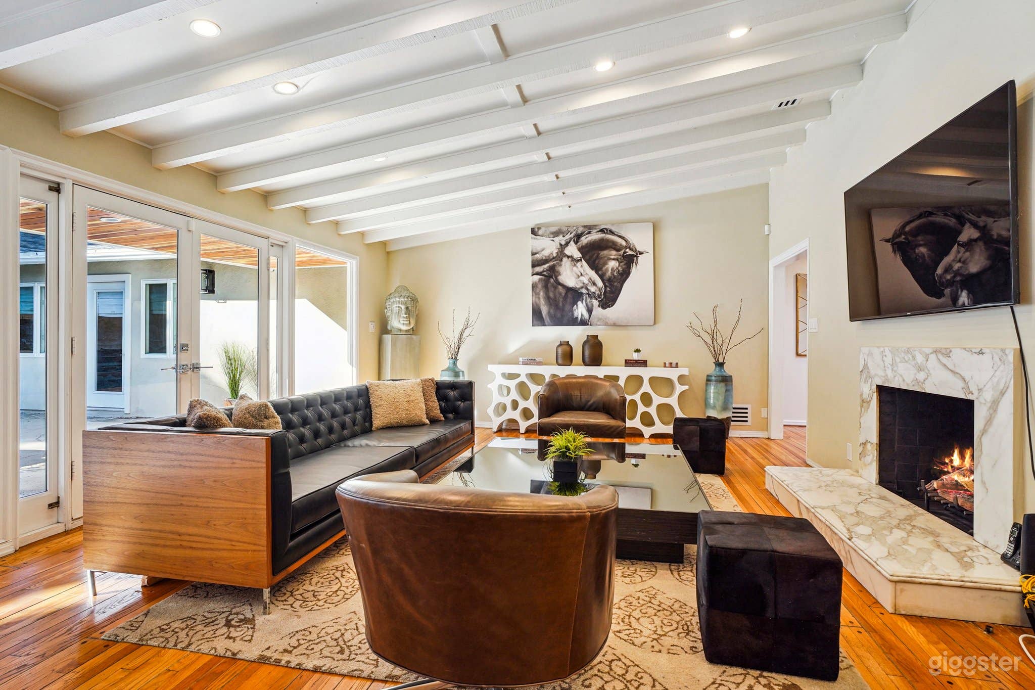   Private Pool with Scenic Views Photo 1