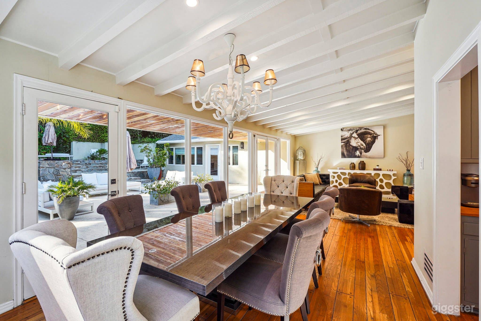   Private Pool with Scenic Views Photo 2