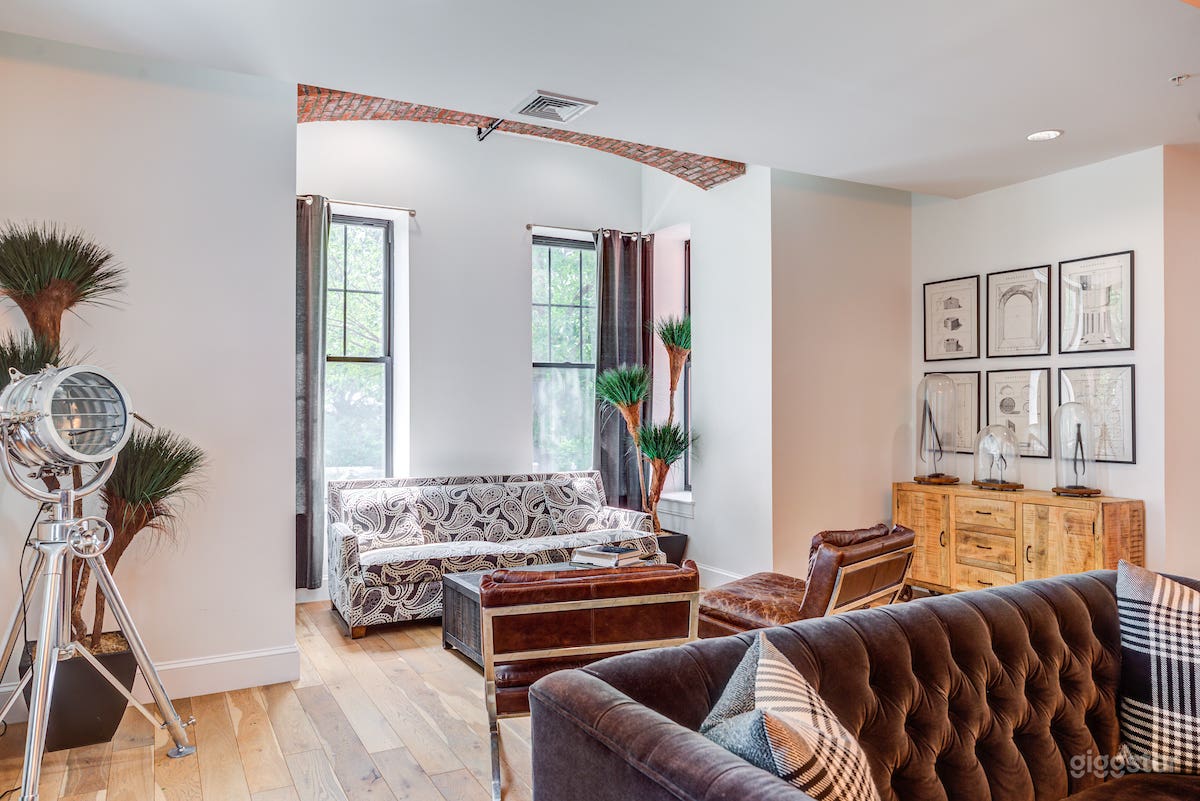 Rustic, Classy Lounge in Danvers Semi-Private Photo 3