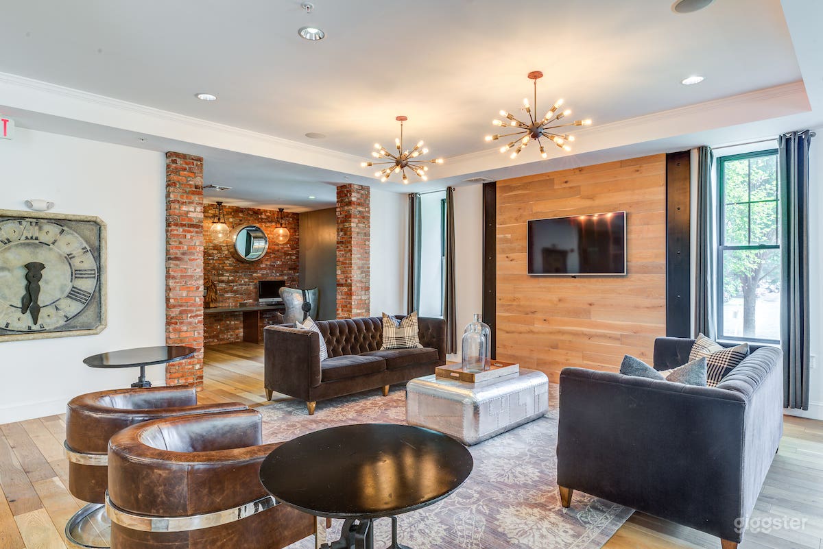 Rustic, Classy Lounge in Danvers Semi-Private Photo 1