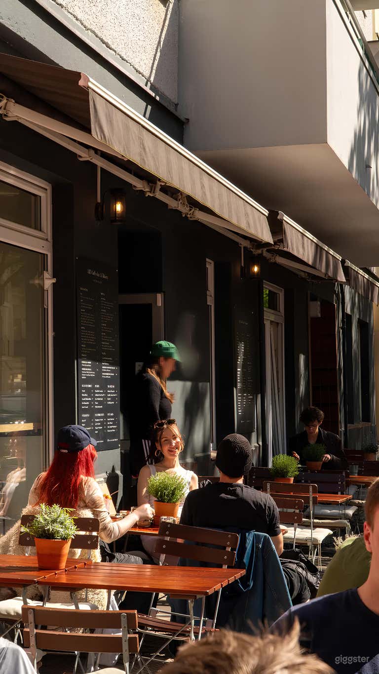   Gemütliches, modernes Café & Tagungsraum mit Außenterrasse 