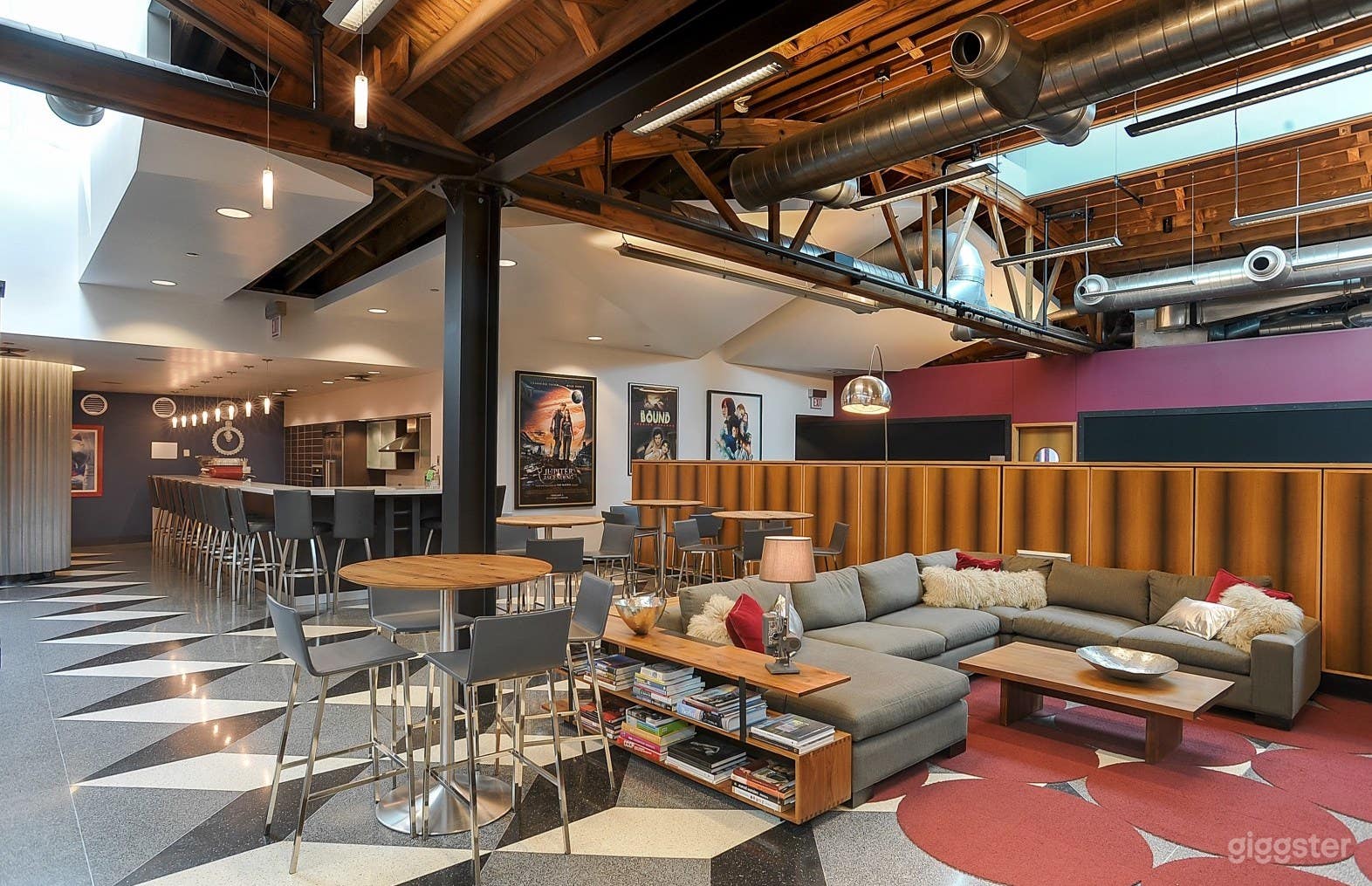 Fully-Equipped Gourmet Kitchen | Northside Chicago Photo 2