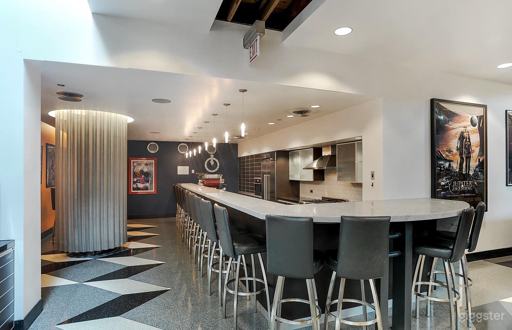 Fully-Equipped Gourmet Kitchen | Northside Chicago Photo 1