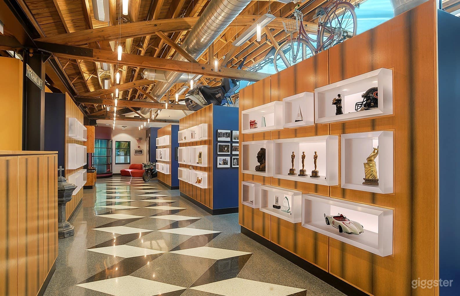 Fully-Equipped Gourmet Kitchen | Northside Chicago Photo 4