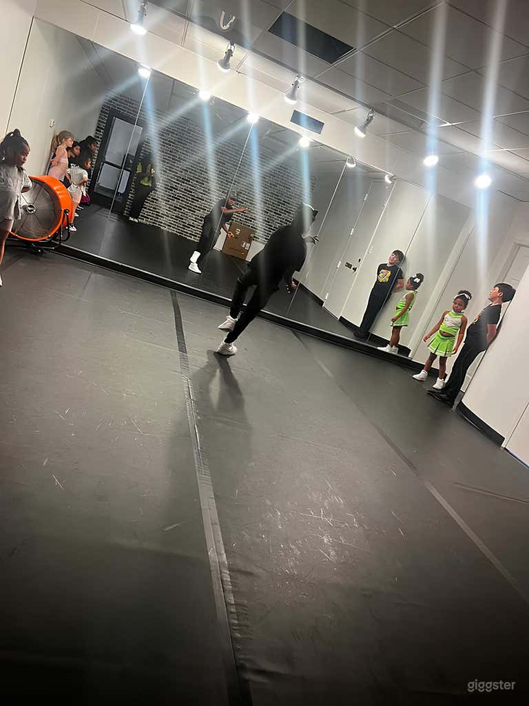  SPACIOUS Dance Studio in Dallas (Large and Small Studios) 