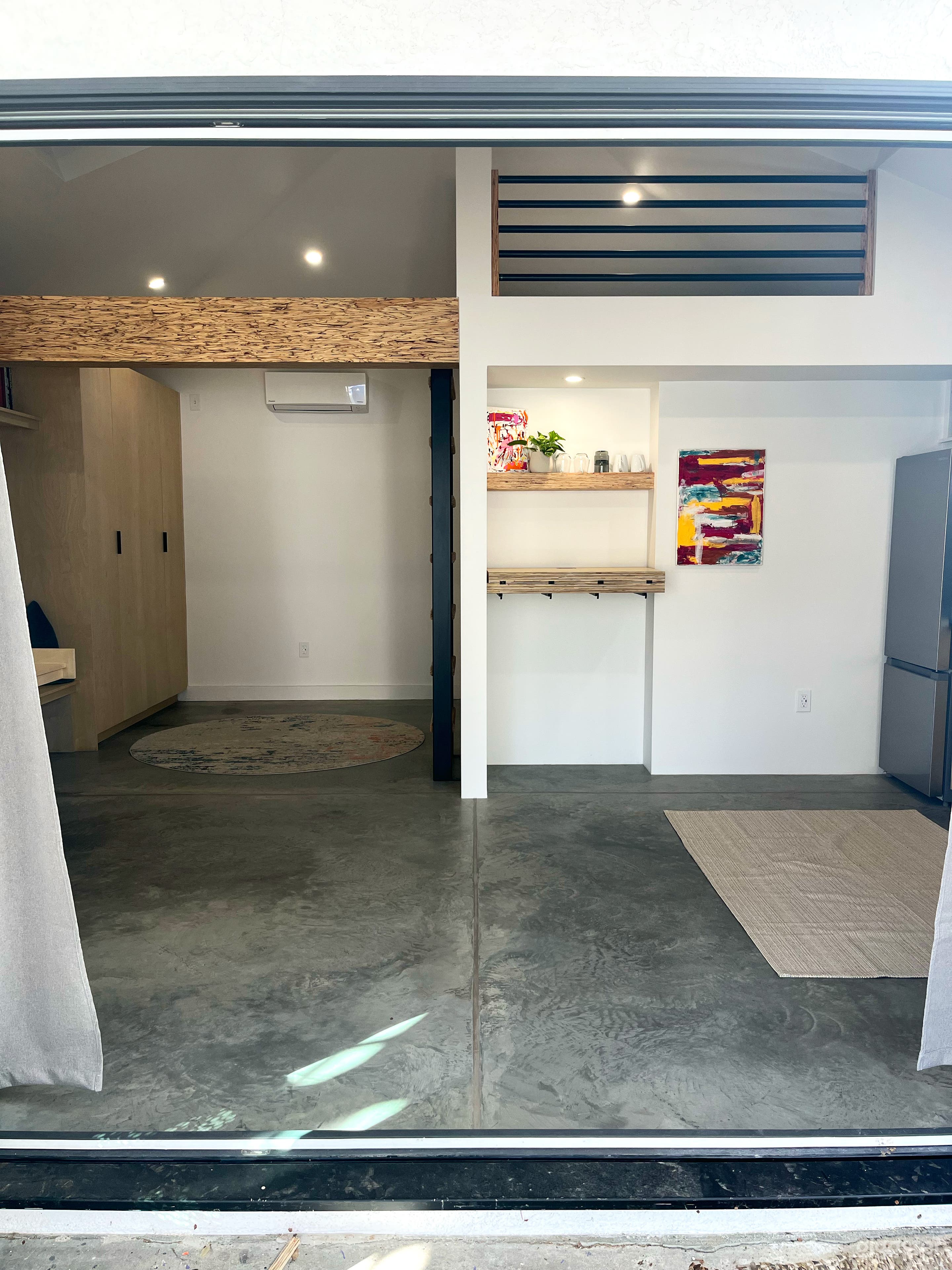 Modern Artist Loft Photo 1