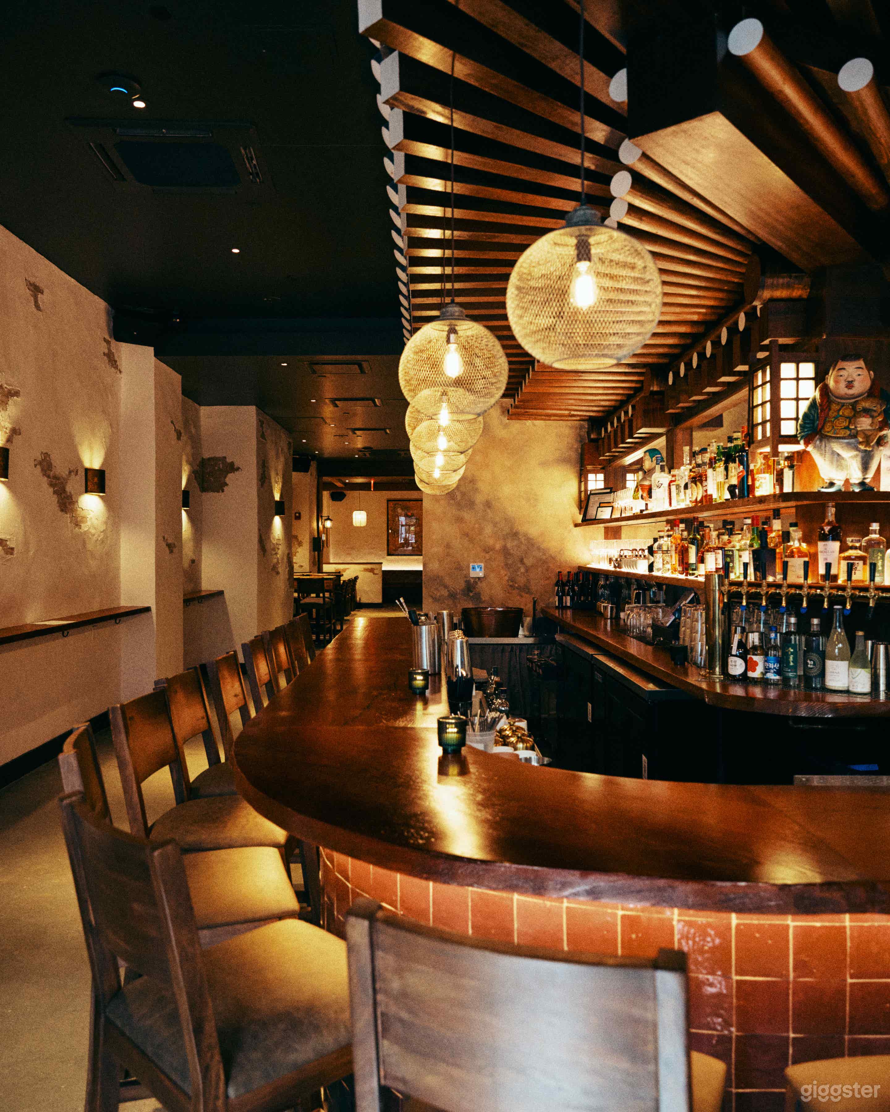 Main bar near restaurant entrance (Bar Room on ground floor)