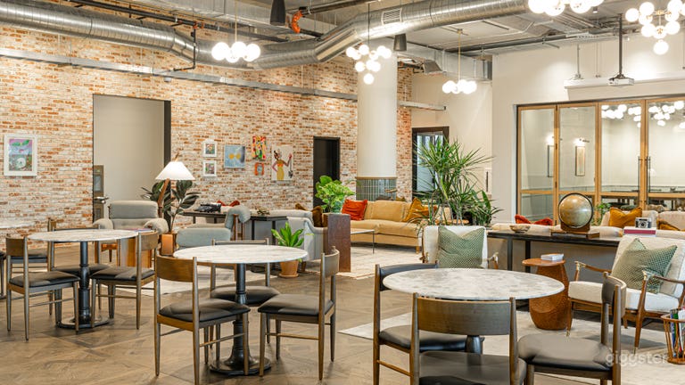  Vibrant High-End Work & Event Space: Main Lounge 