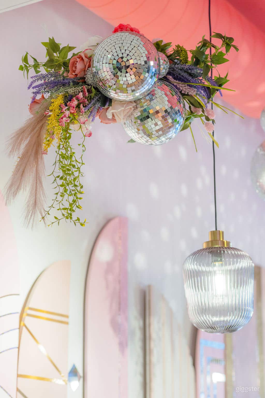 Colorful retro Cafe Photo 4