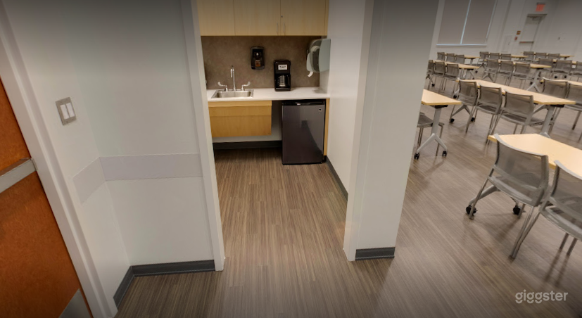Large  Library Meeting Room in Greenwell Spring Branch Photo 3