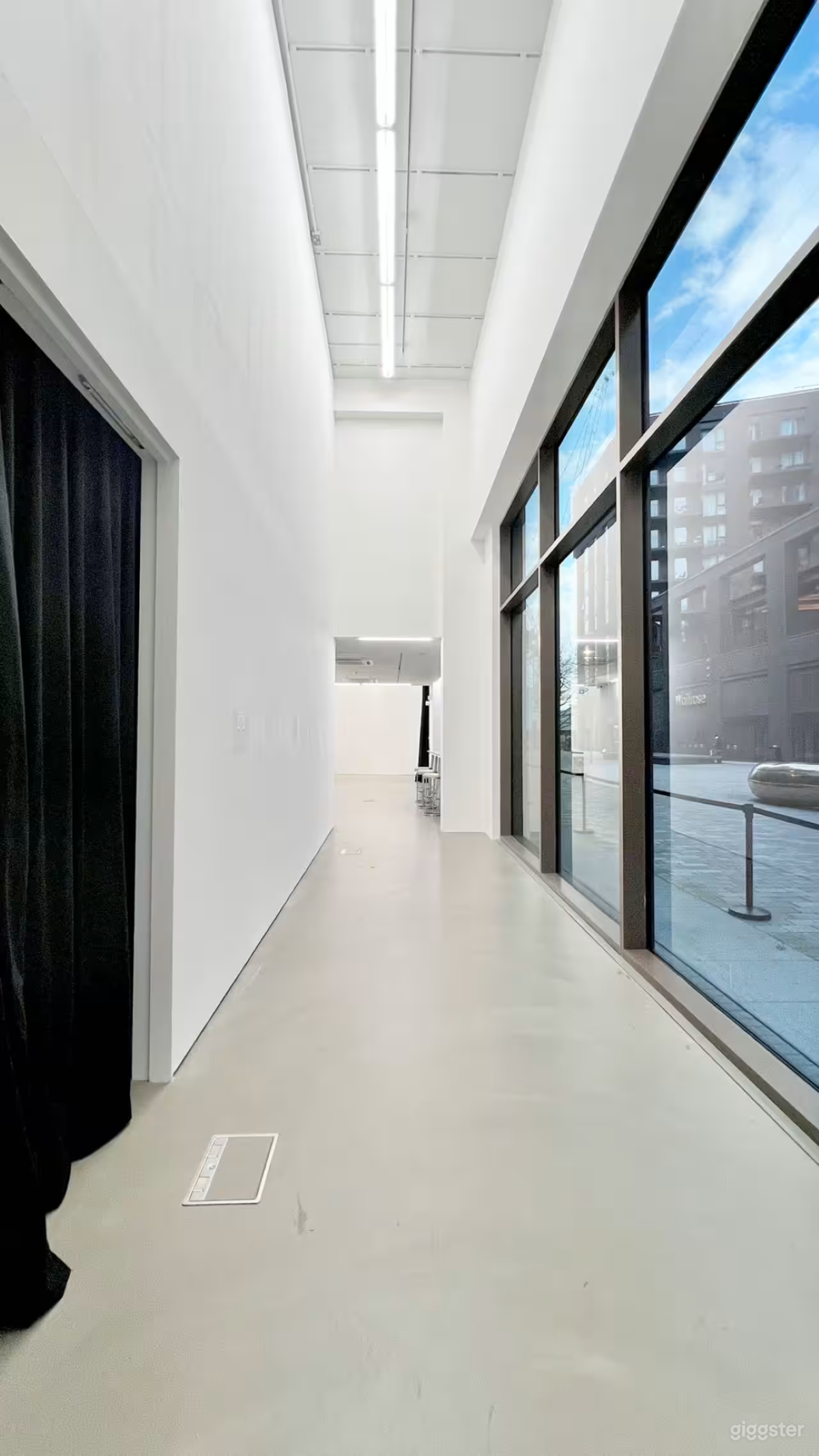Stunning Gallery Space for Various Events Photo 4