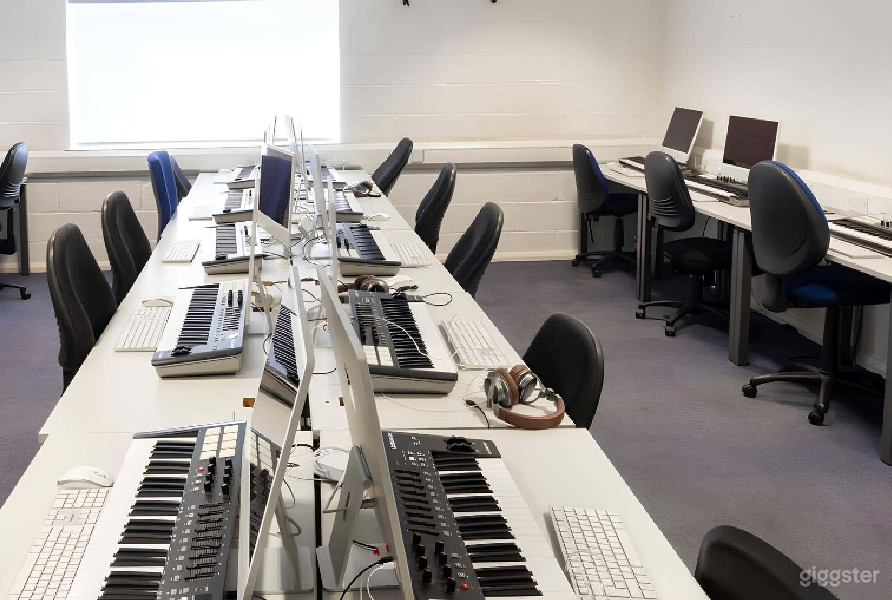 Music Technology Suite - Holloway  Photo 4