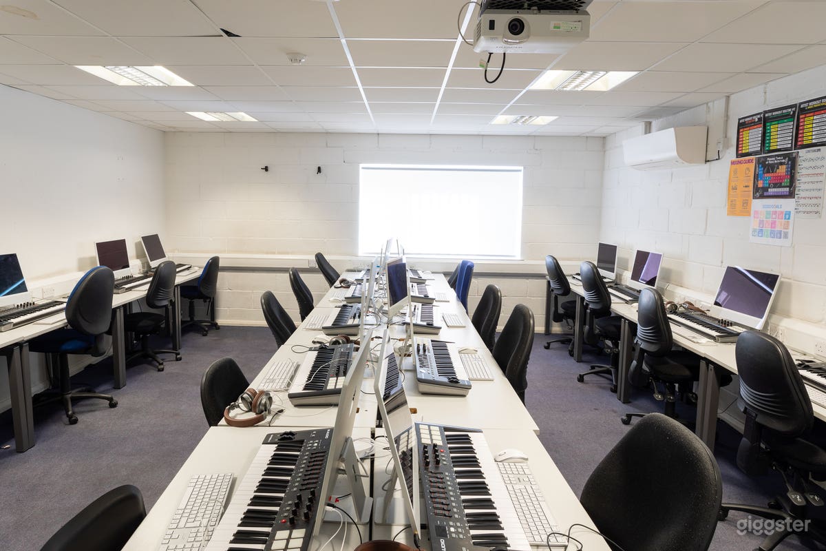 Music Technology Suite - Holloway  Photo 2