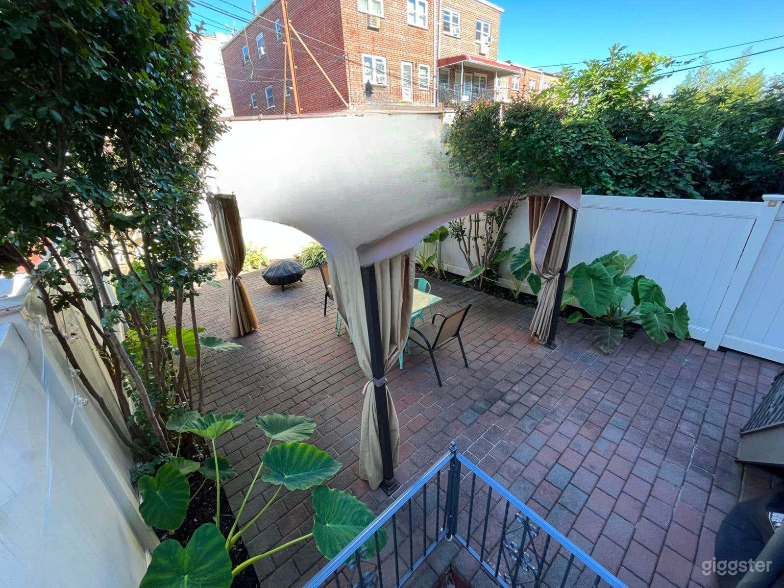 Intimate Backyard Setting Photo 3