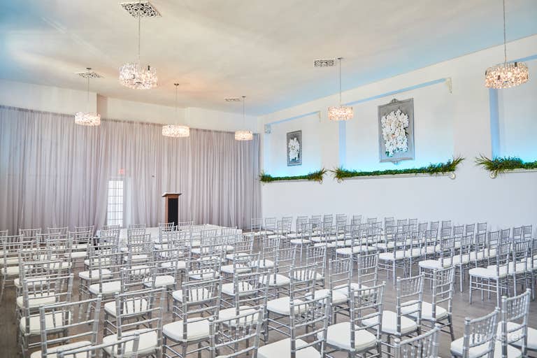  Elegant Wedding Chapel in LA 