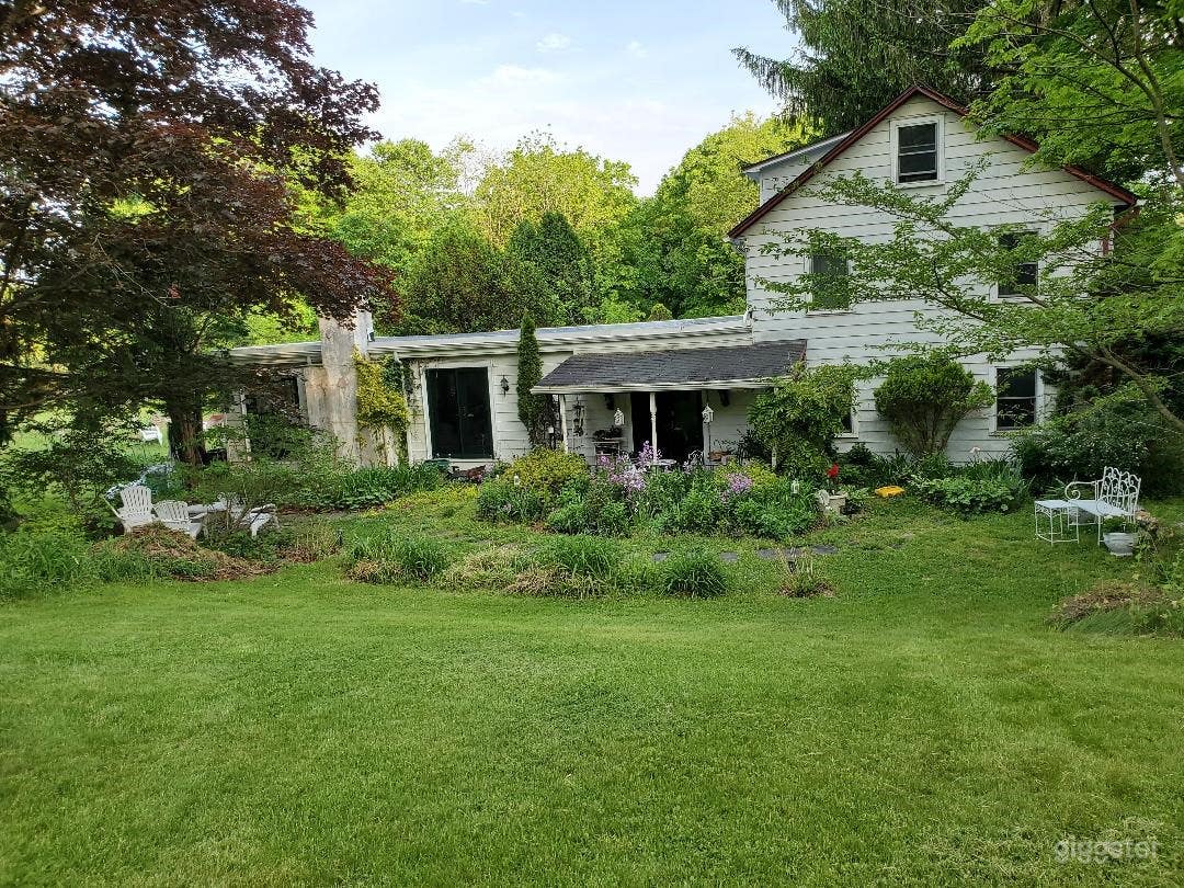 COUNTRY CLUB SETTING WITH PASTORAL, HISTORIC CHARM Photo 1