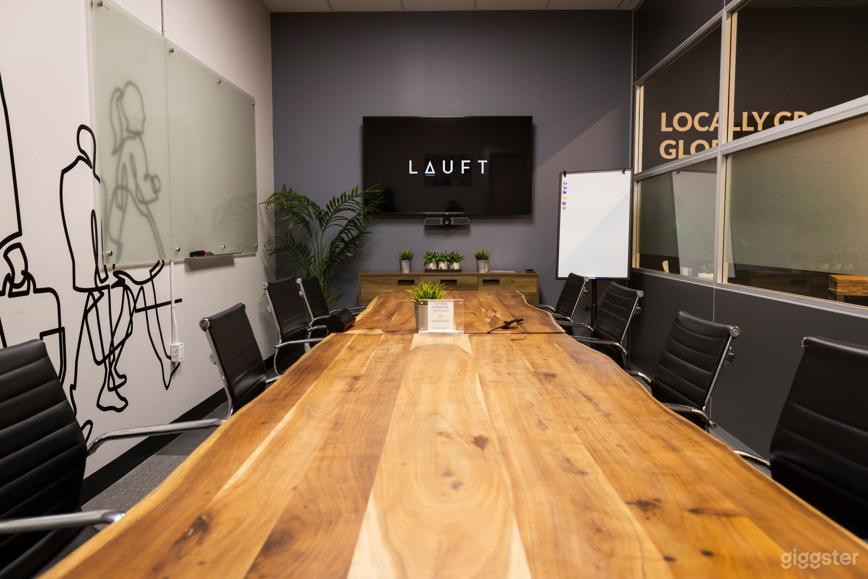 Executive Boardroom in Don Mills (10-12) Photo 2