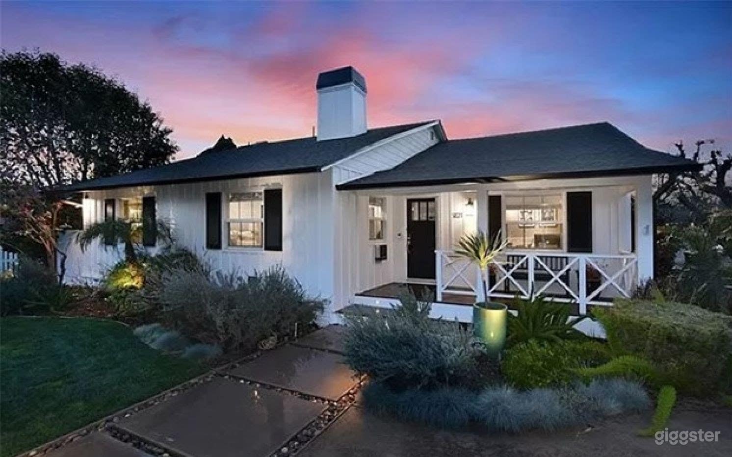 Resort-Like Designer Trousdale Home Photo 1