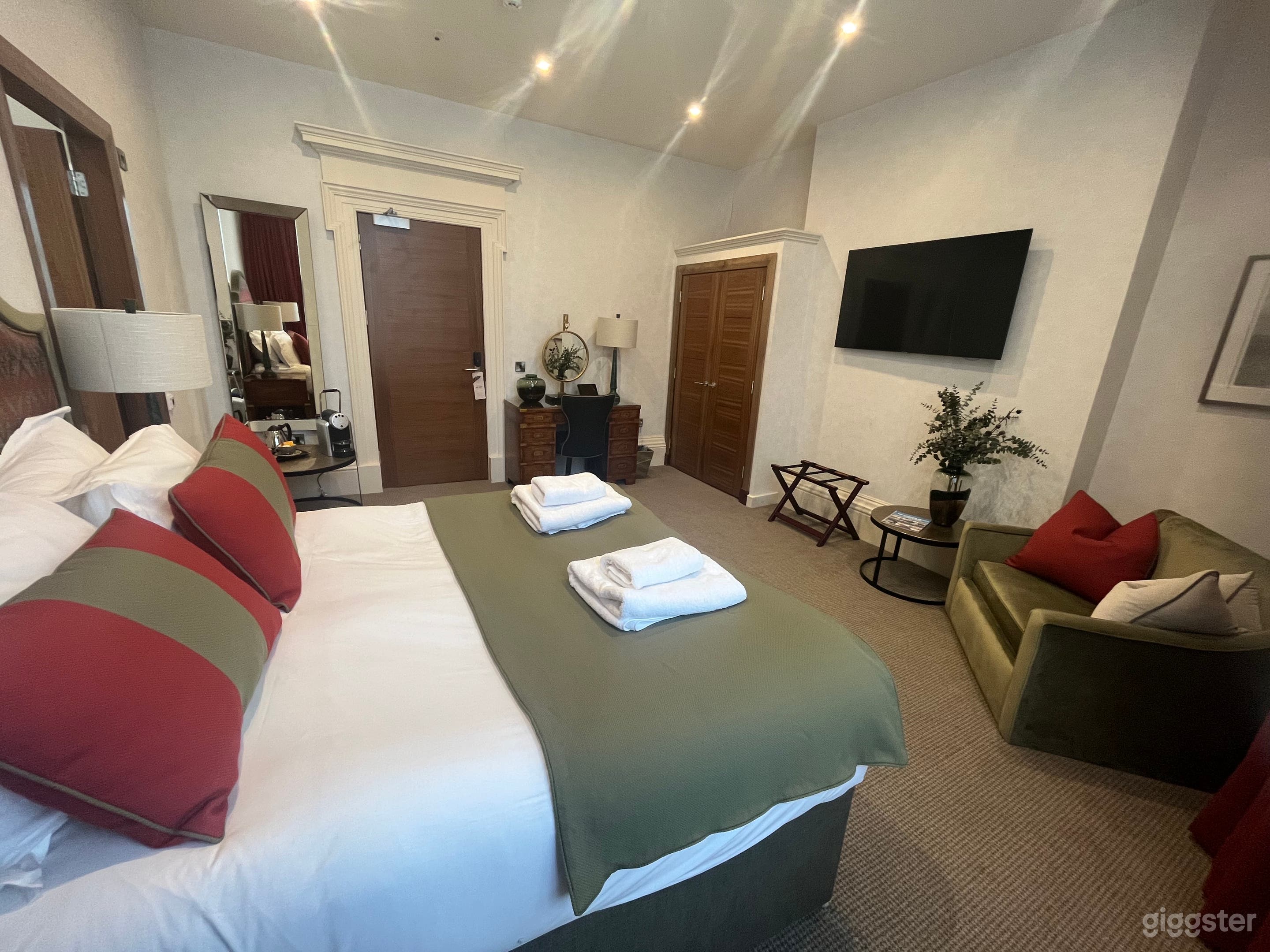 Gleneagles Junior Suite Photo 4