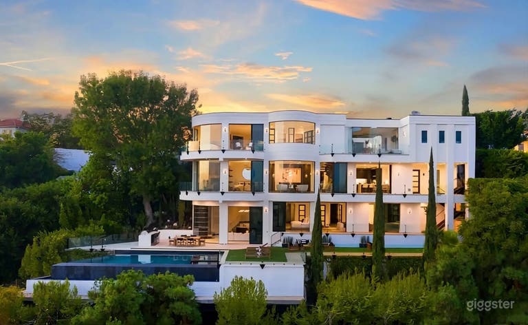  BEVERLY GEM INFINITY-EDGE POOL 