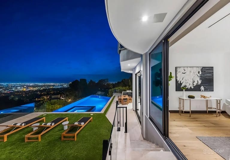  BEVERLY GEM INFINITY-EDGE POOL 
