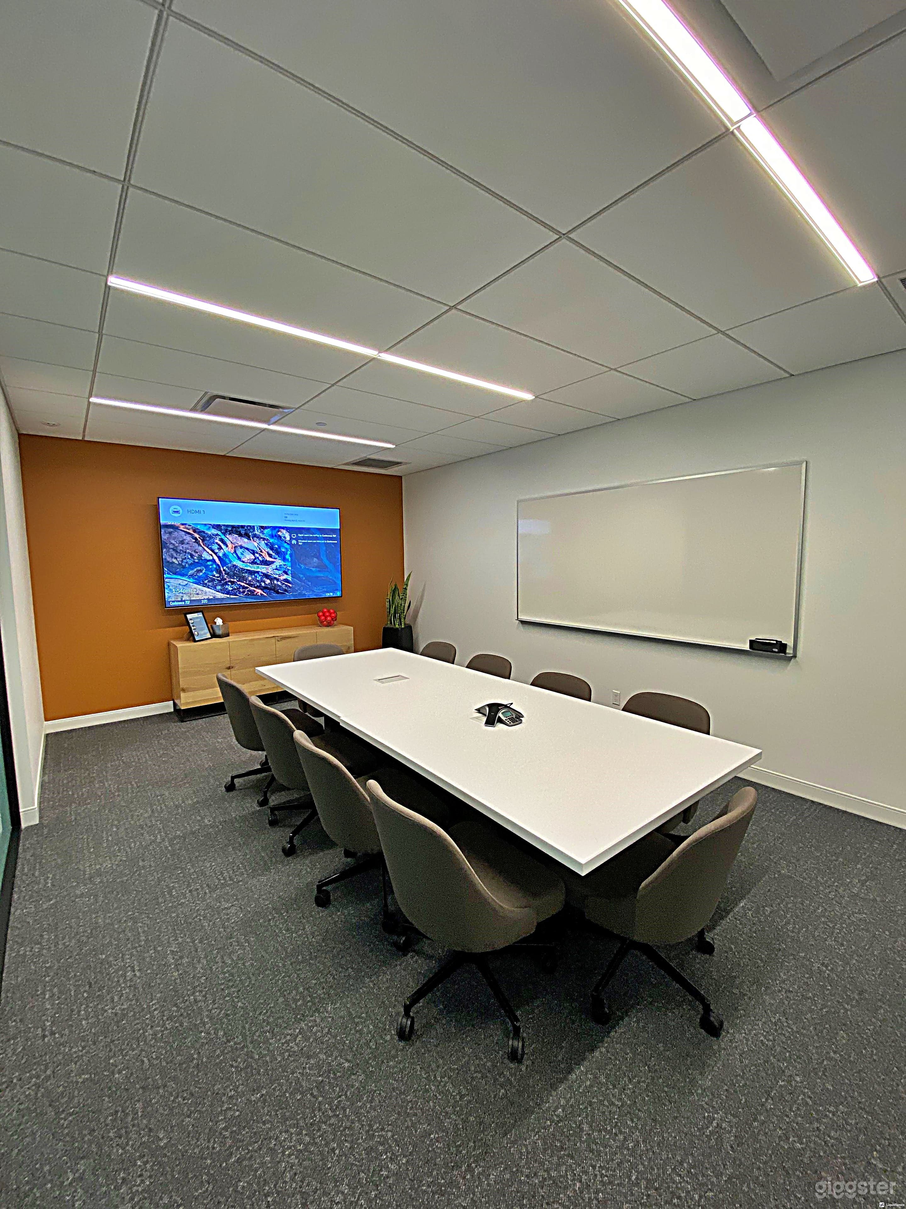 Willoughby - 10 Person Meeting Room Photo 1