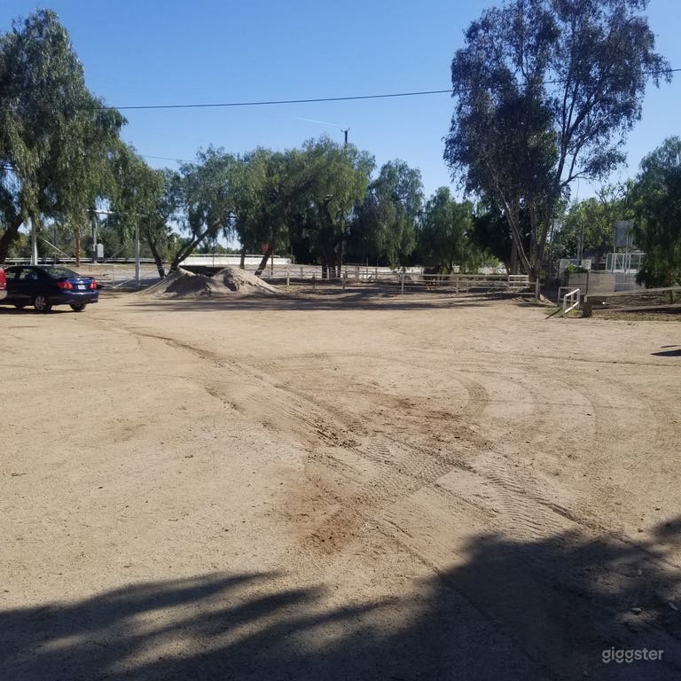  Red Barn Western Stables Saloon Cottages Tunnel 