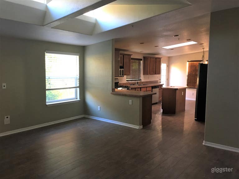  Family room into the kitchen 