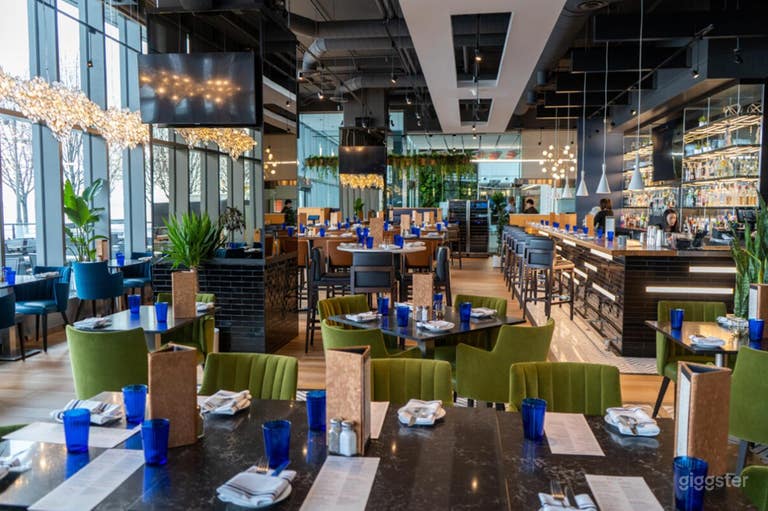  Relaxed, Elevated Dining with Stunning Lake Views 