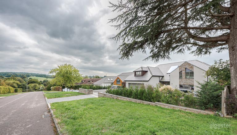  Modern Home with Polished Concrete Flooring 