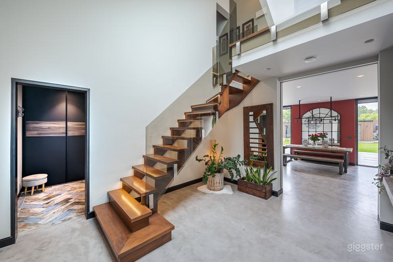  Modern Home with Polished Concrete Flooring 